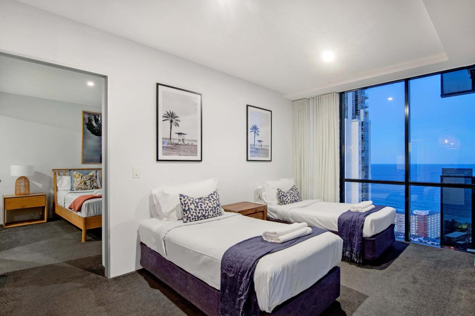 Ocean View Apartments With Balcony - Circle On Cavill - Central Location! - Self Contained & Privately Managed Gold Coast Bagian luar foto