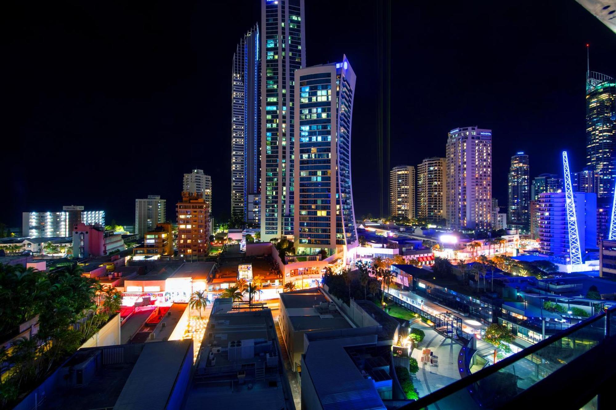 Ocean View Apartments With Balcony - Circle On Cavill - Central Location! - Self Contained & Privately Managed Gold Coast Bagian luar foto