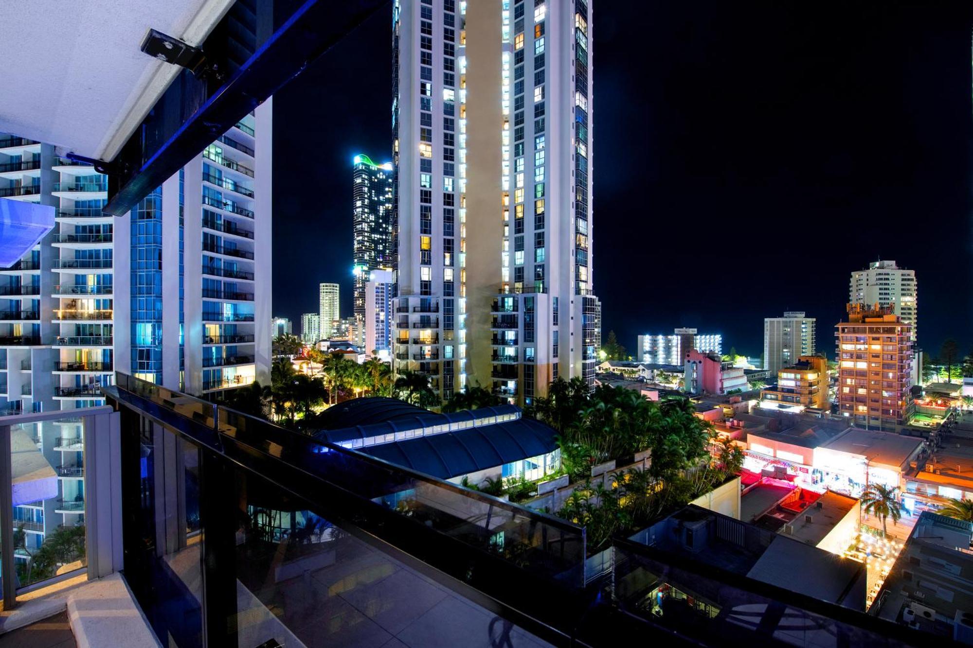 Ocean View Apartments With Balcony - Circle On Cavill - Central Location! - Self Contained & Privately Managed Gold Coast Bagian luar foto