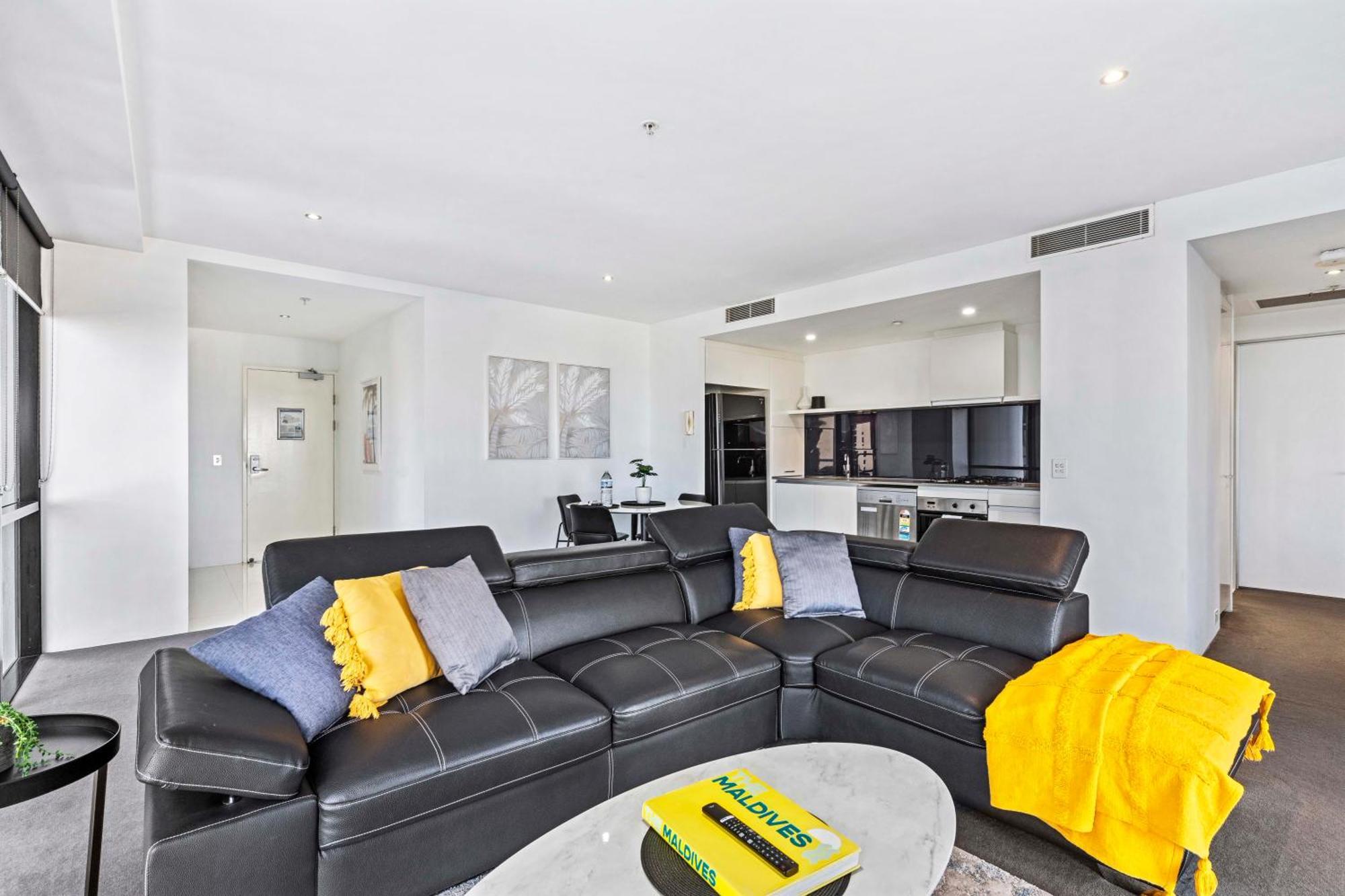 Ocean View Apartments With Balcony - Circle On Cavill - Central Location! - Self Contained & Privately Managed Gold Coast Bagian luar foto