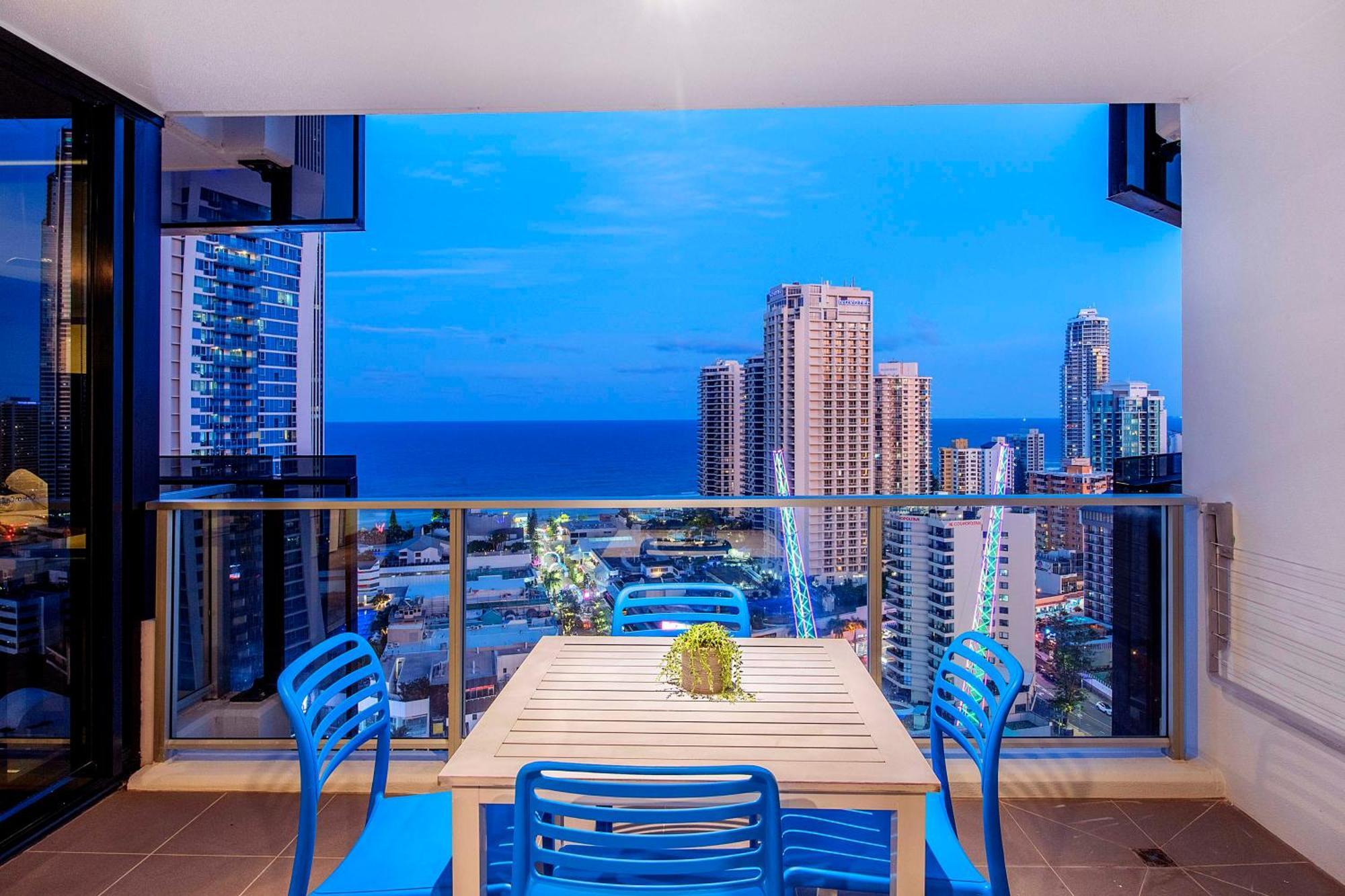 Ocean View Apartments With Balcony - Circle On Cavill - Central Location! - Self Contained & Privately Managed Gold Coast Bagian luar foto