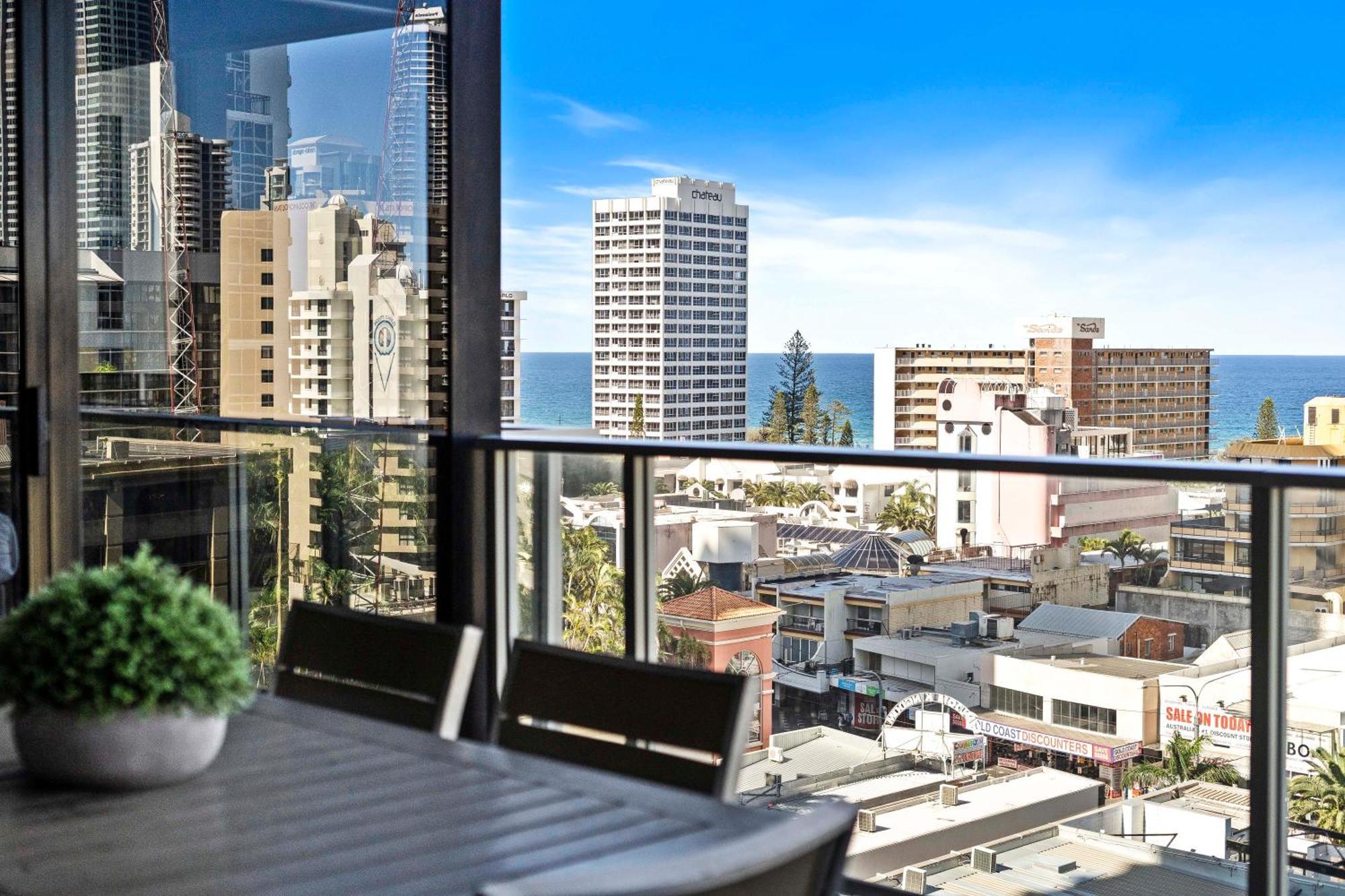 Ocean View Apartments With Balcony - Circle On Cavill - Central Location! - Self Contained & Privately Managed Gold Coast Bagian luar foto