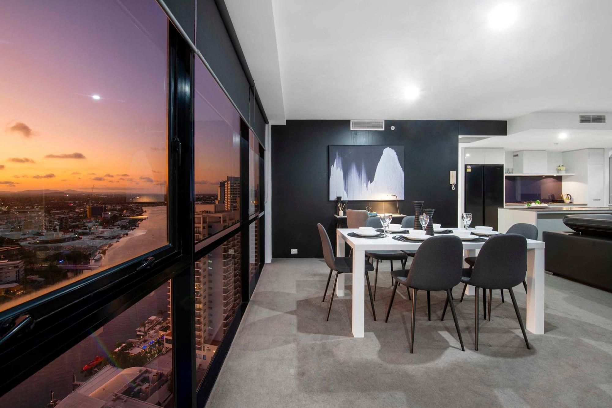Ocean View Apartments With Balcony - Circle On Cavill - Central Location! - Self Contained & Privately Managed Gold Coast Bagian luar foto
