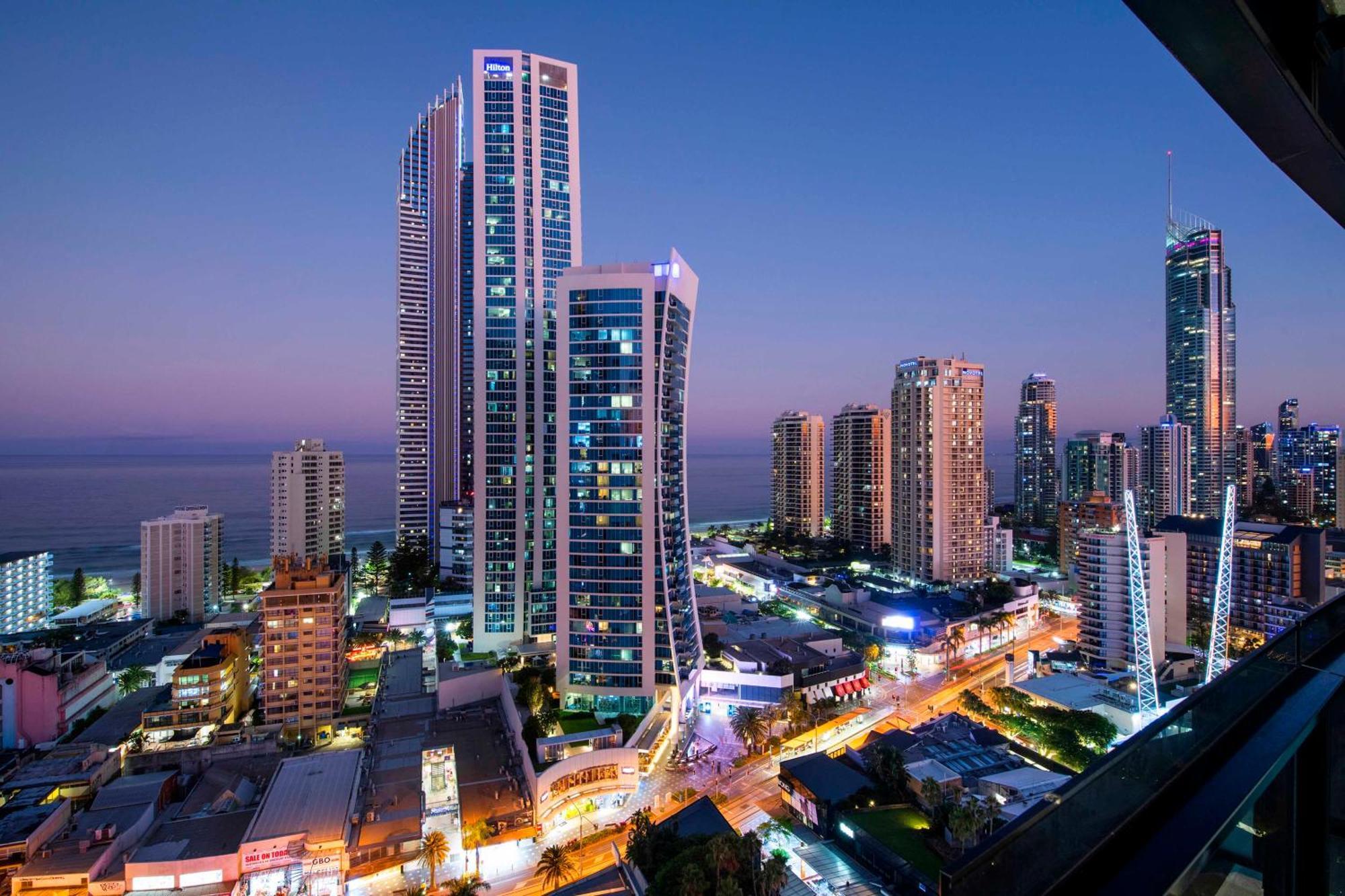 Ocean View Apartments With Balcony - Circle On Cavill - Central Location! - Self Contained & Privately Managed Gold Coast Bagian luar foto