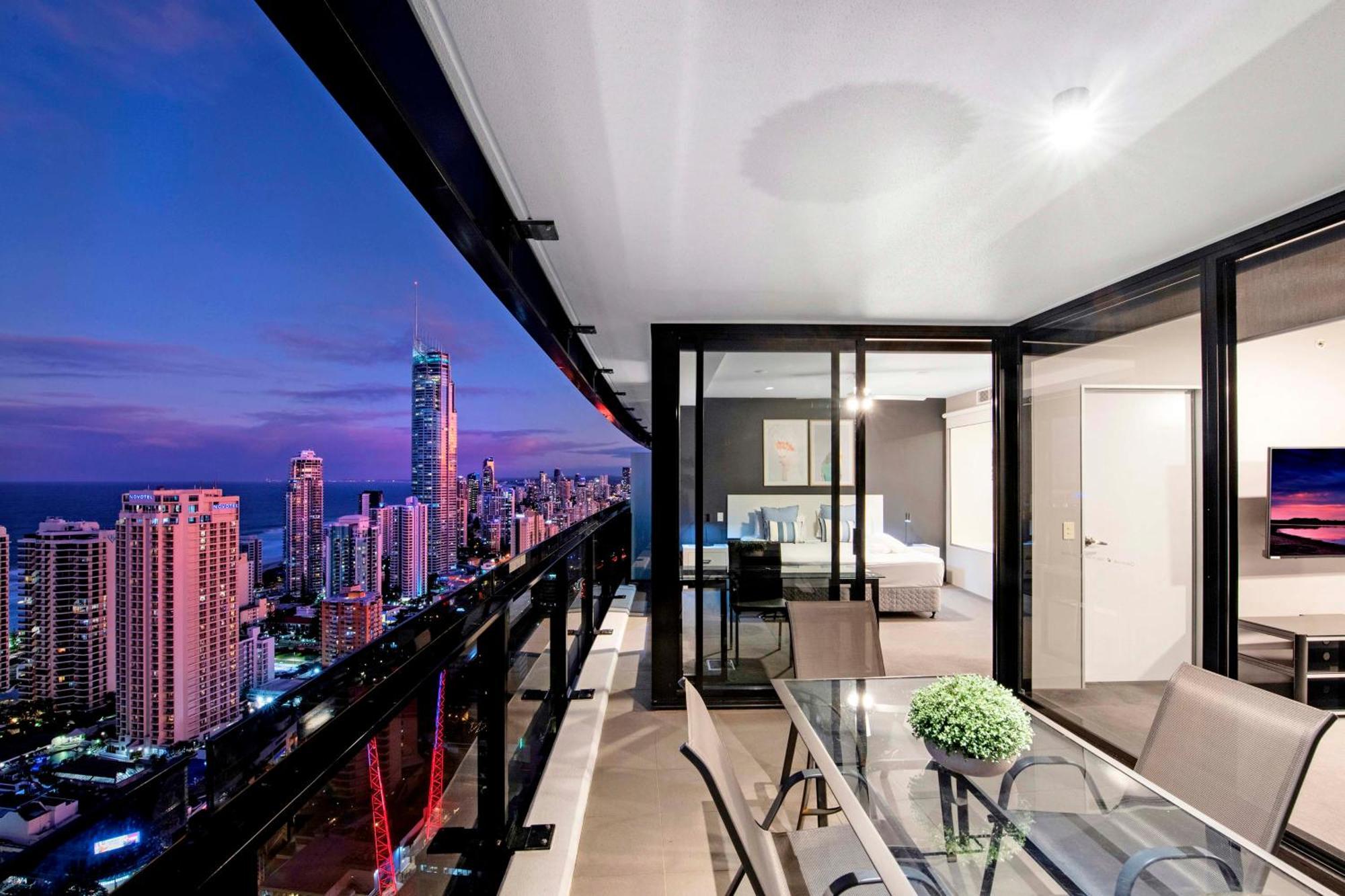 Ocean View Apartments With Balcony - Circle On Cavill - Central Location! - Self Contained & Privately Managed Gold Coast Bagian luar foto