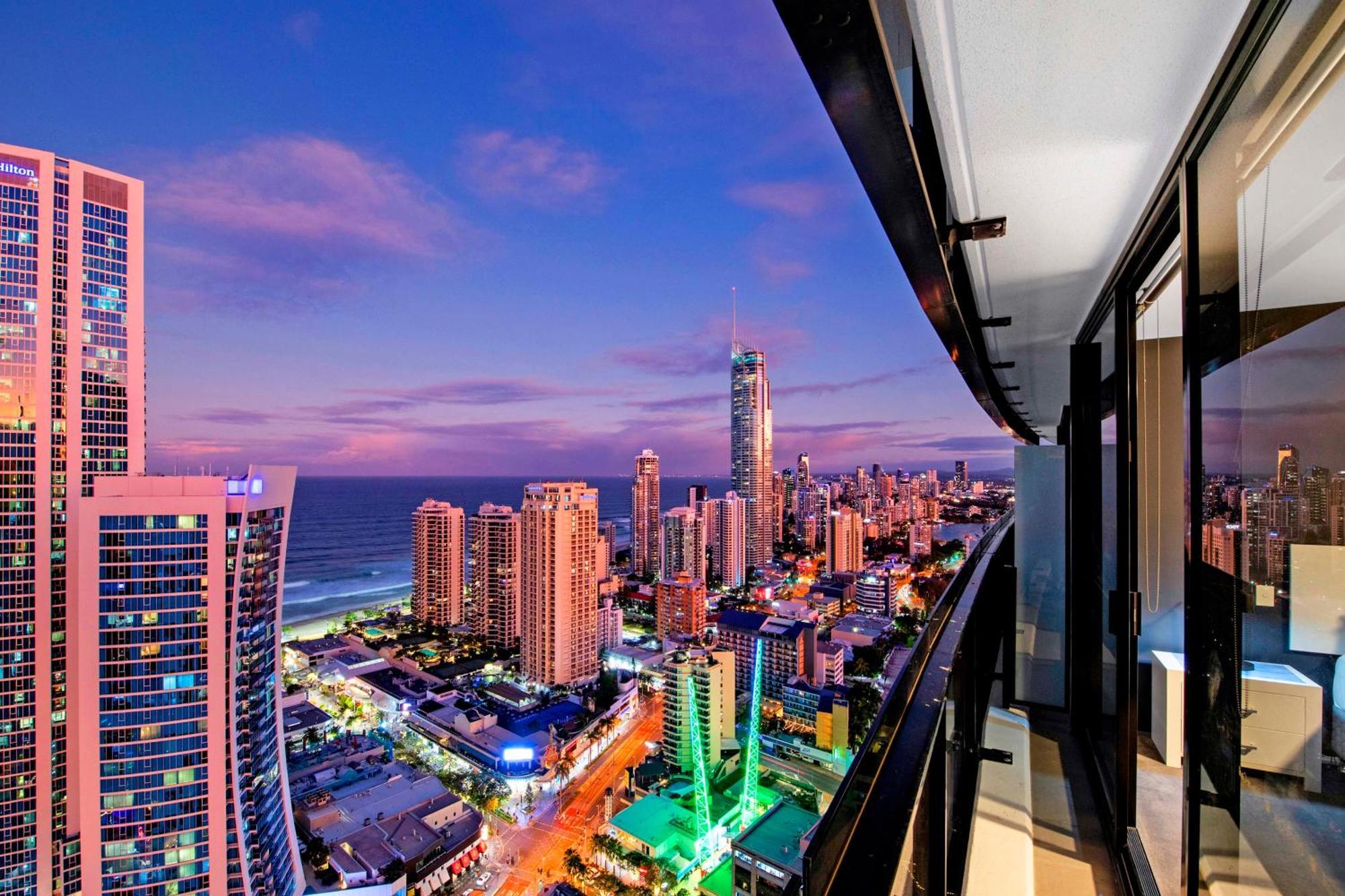 Ocean View Apartments With Balcony - Circle On Cavill - Central Location! - Self Contained & Privately Managed Gold Coast Bagian luar foto