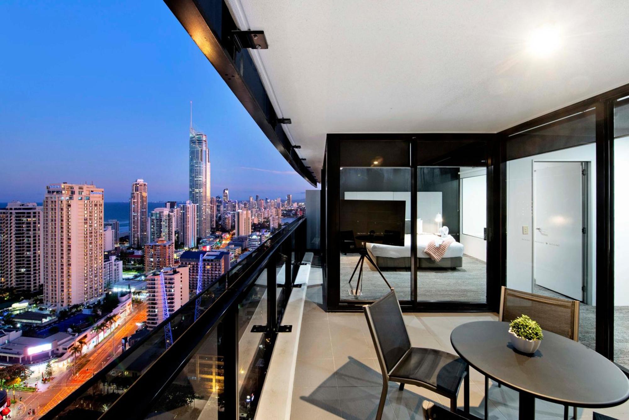 Ocean View Apartments With Balcony - Circle On Cavill - Central Location! - Self Contained & Privately Managed Gold Coast Bagian luar foto
