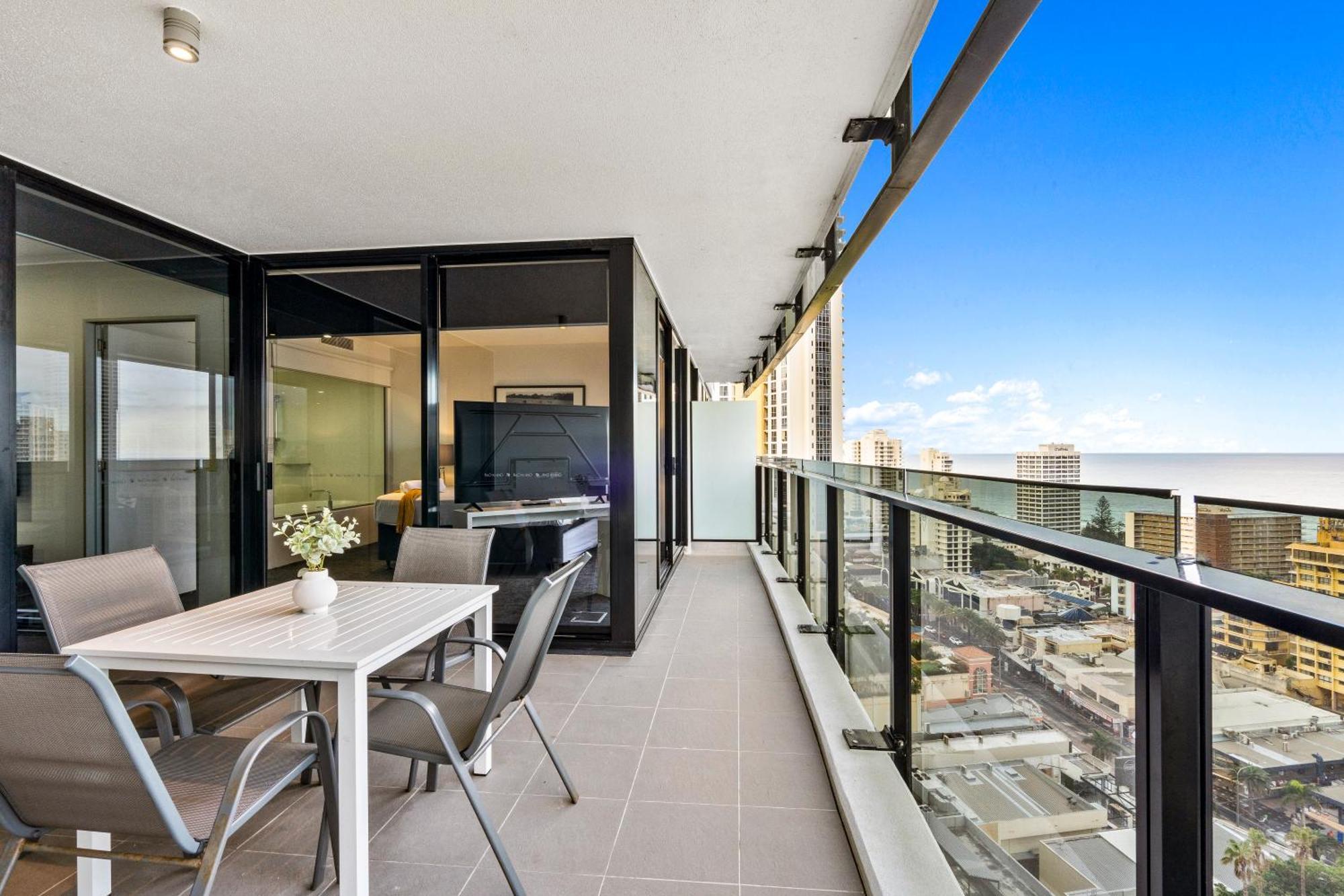 Ocean View Apartments With Balcony - Circle On Cavill - Central Location! - Self Contained & Privately Managed Gold Coast Bagian luar foto
